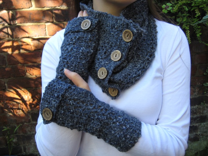 Matching Cowl and Gloves free crochet pattern