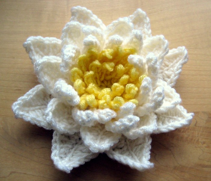 Water Lily crochet pattern