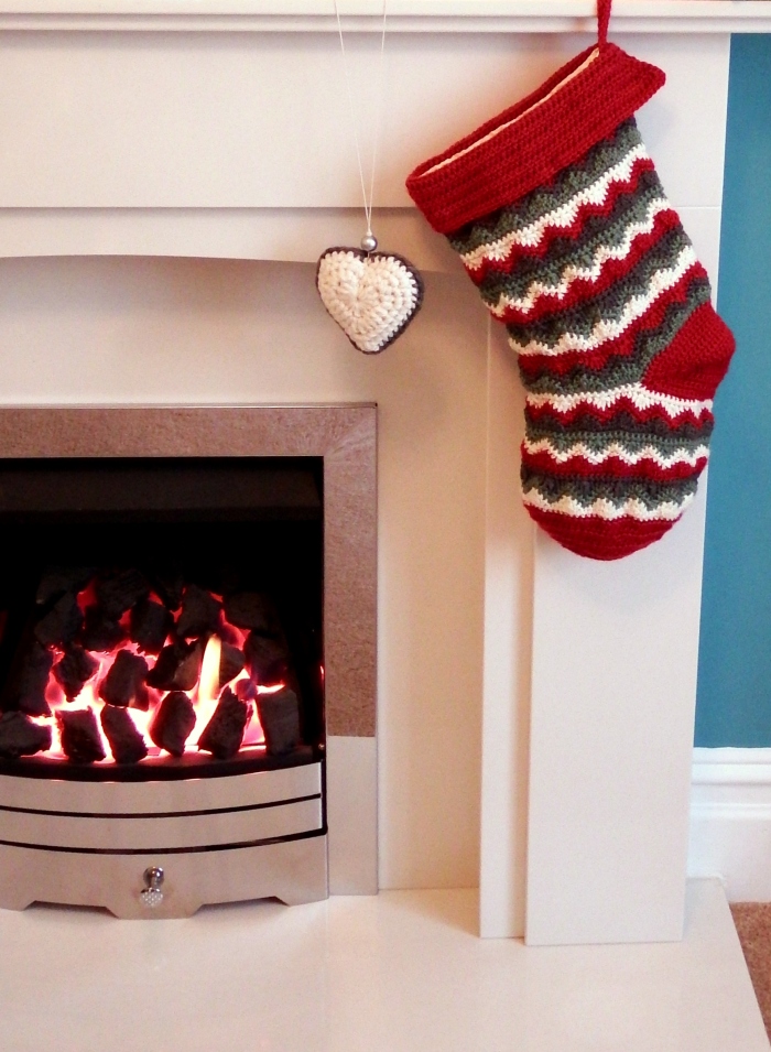 Home made Christmas Stocking - free crochet pattern!