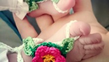Baby Barefoot Flower Sandal – super adjustable free crochet pattern from Make My Day Creative